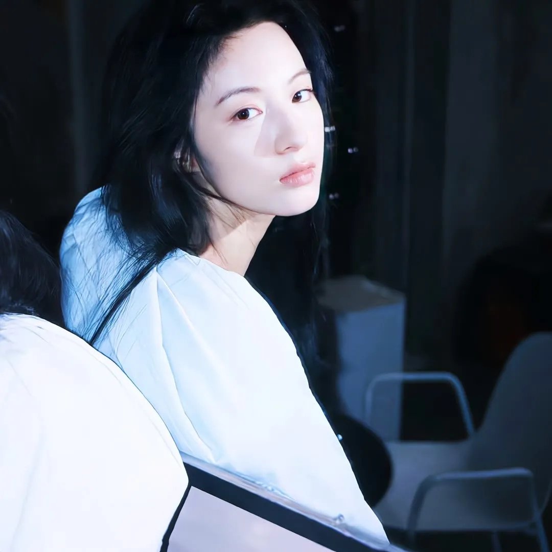 上交亿倍灵石入宗，吓坏女帝师尊